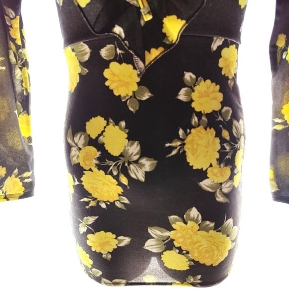 PRETTY Little Thing Ruffle Rose Dress NWT 😍 - Picture 6 of 13